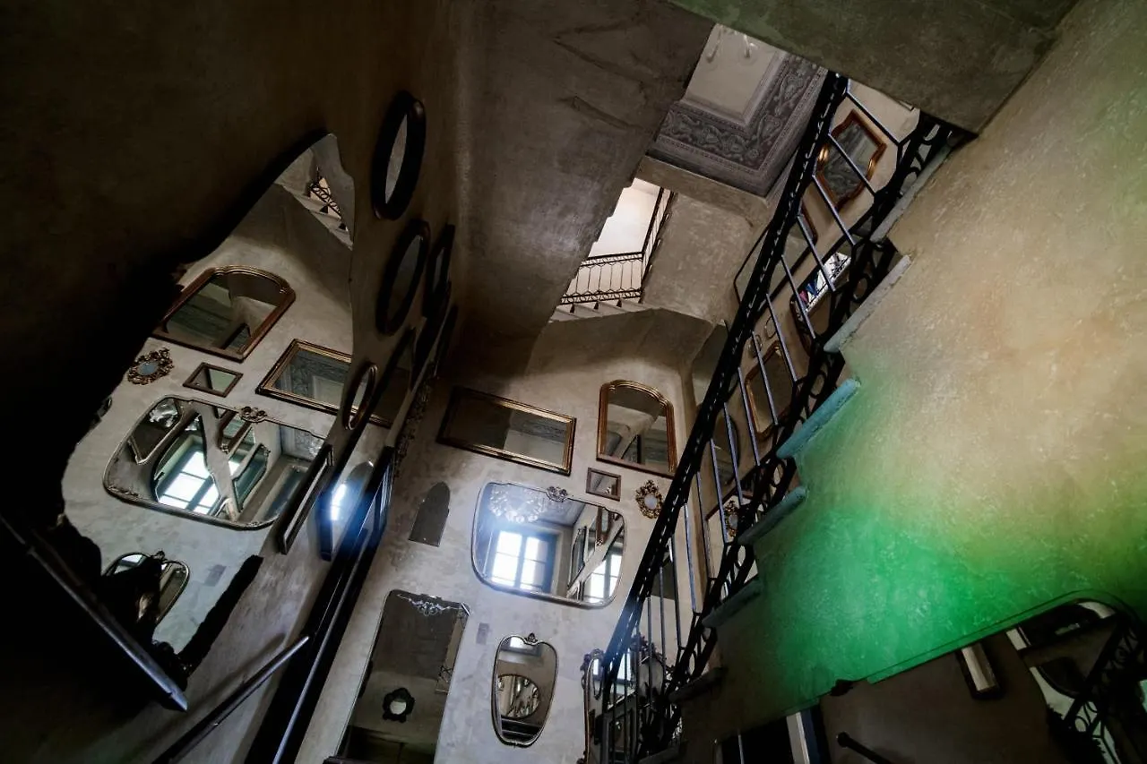 Maisonnette - The House Of Travelers Como 0*,  Italy